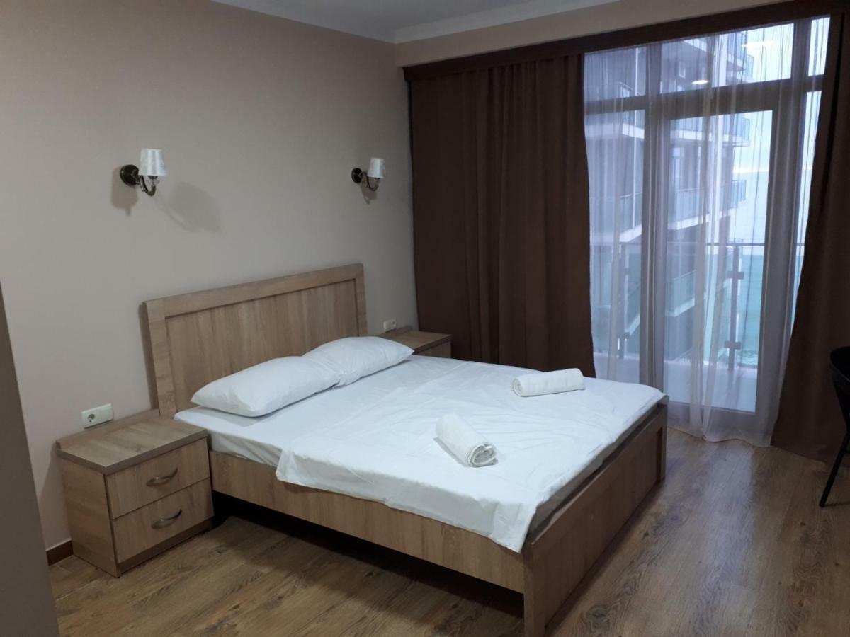 Jemka'S Modern Apartment Батумі Екстер'єр фото
